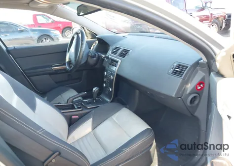 2009 Volvo V50 T5 R-Design z USA, uszkodzony, nr VIN YV1MJ672292464766